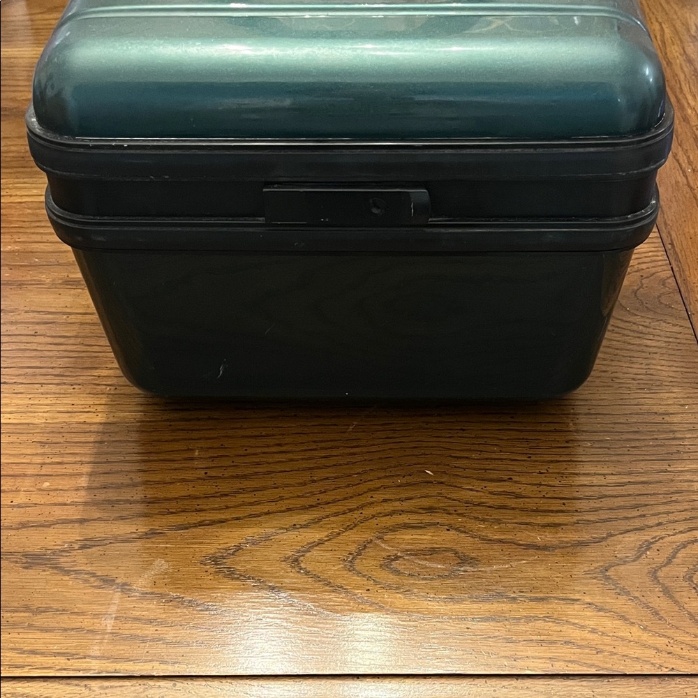 Bric’s‎ Green Hard Shell Carrying Case - Picture 5 of 16